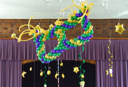 Mardi Gras Mask Balloon sculpture