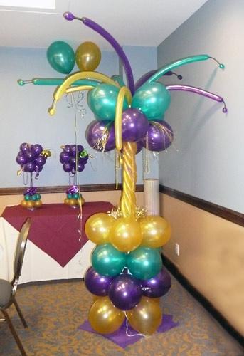 Mardi Gras balloon topiary