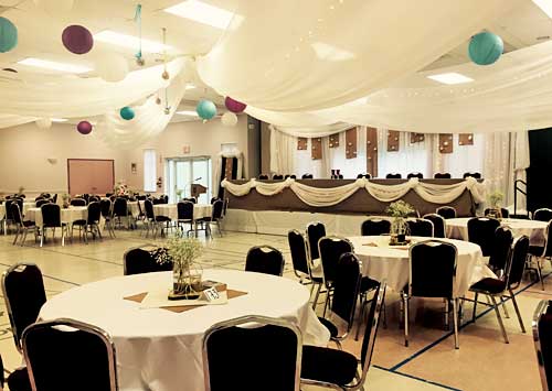 balloon ceiling in tent