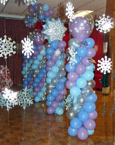 Winter wonderland balloon column