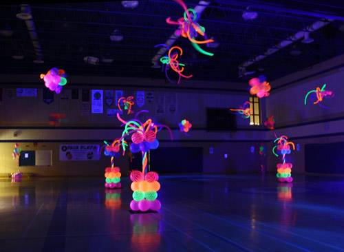 Neon balloon decor