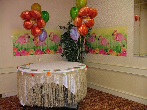 Cake table decor